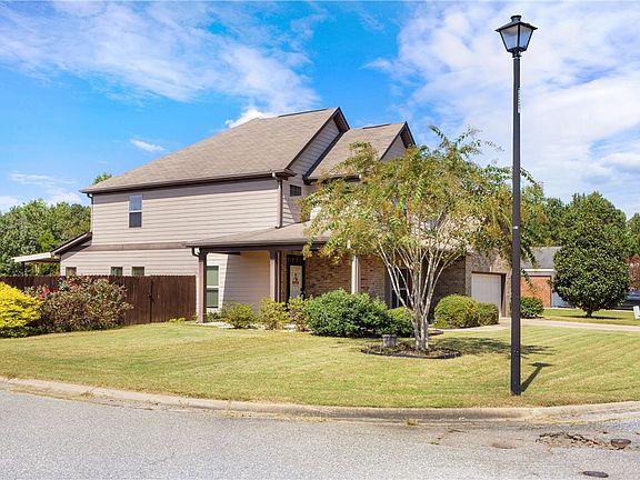4th image of 76 Lincolnshire Ln