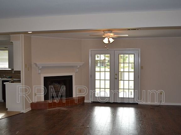 3rd image of 5489 Fennwood Dr