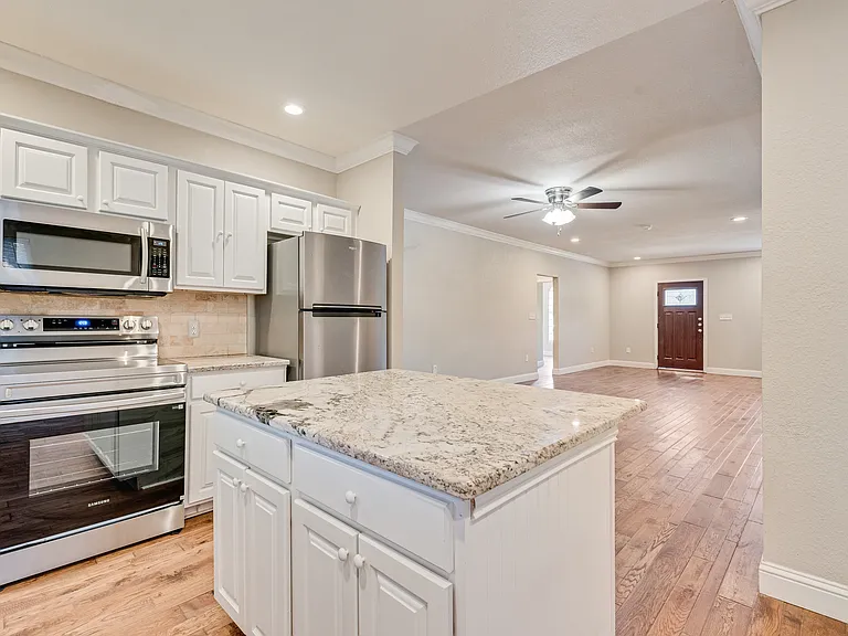 811 Kidd Springs Dr — Photo 11