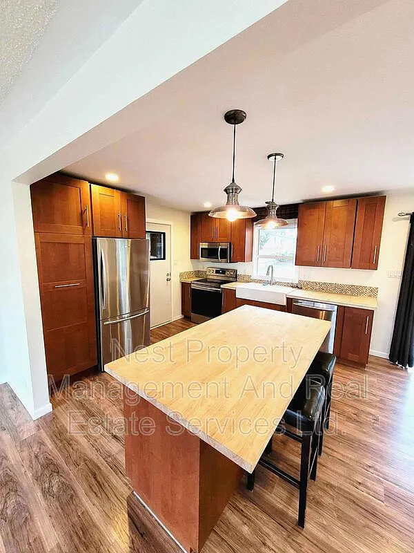 3 bed, 1.0 bath, $2,895 — Photo 3