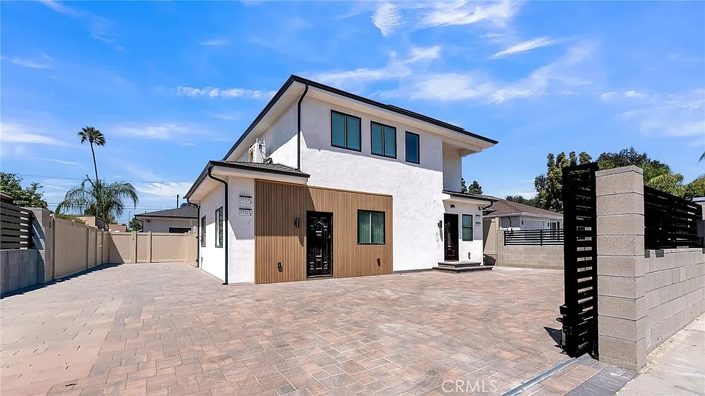 3 bed, 2.5 bath, 1800 sqft, $4,100 — Photo 2