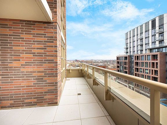 4th image of 1787 Saint Clair Ave W #712