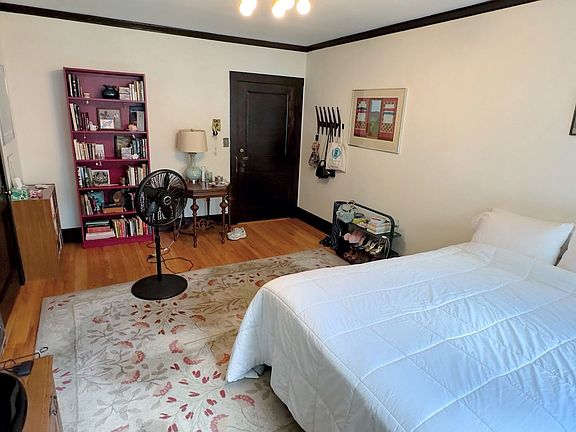 4th image of 115 Bedford St SE #10