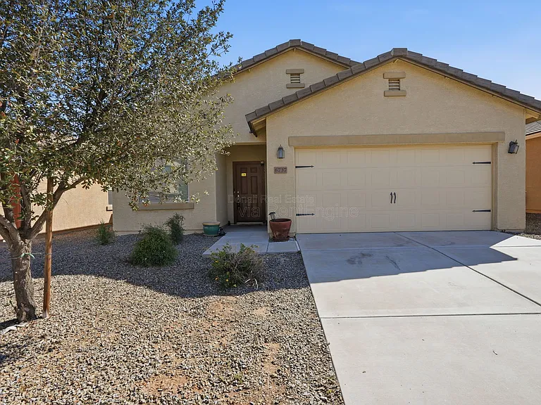 6737 S Cut Bow Dr — Photo 1