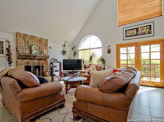 5th image of 850 La Paloma Dr