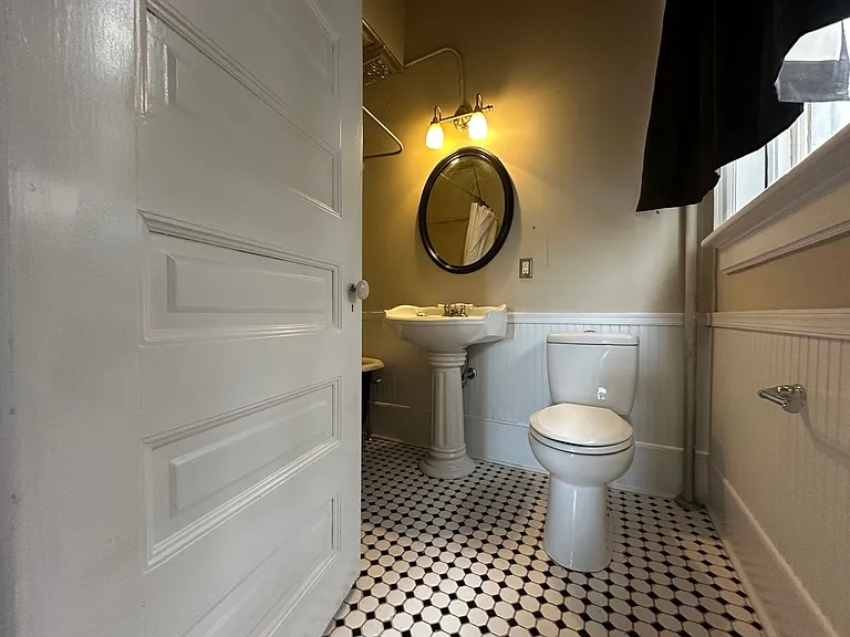 815 Church St — Photo 32