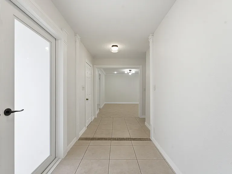 1641 NE 56th Ct — Photo 24