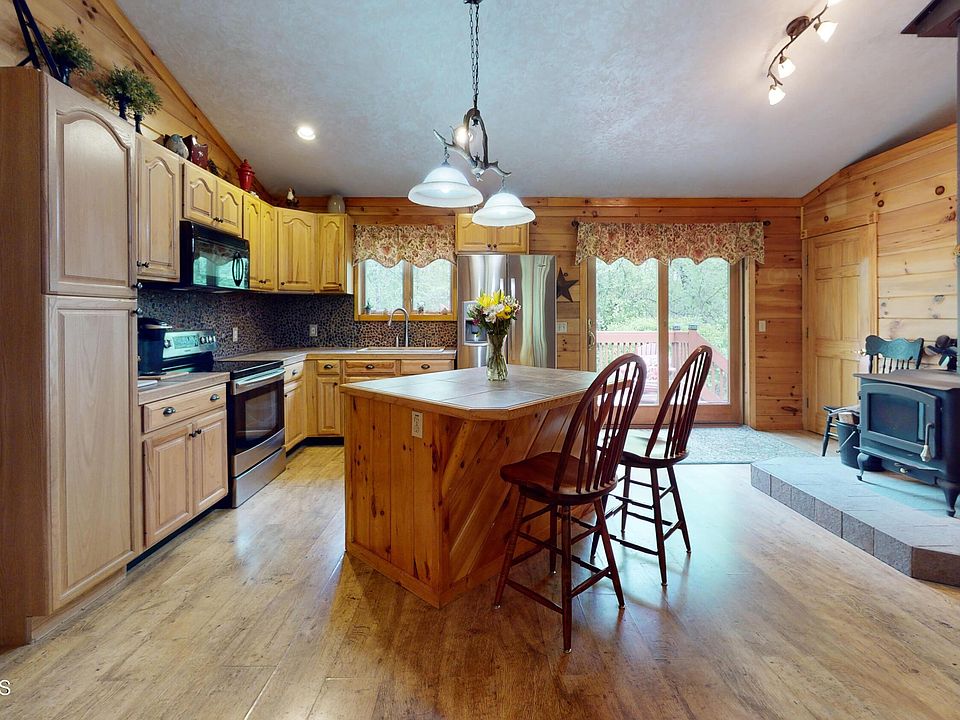 39 Lord Howe Street, Ticonderoga, NY 12883 Zillow