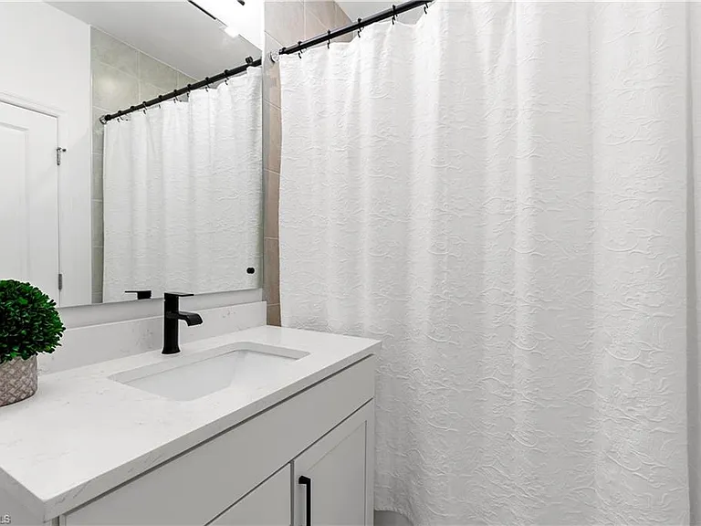 7578 Rockefeller Dr — Photo 26