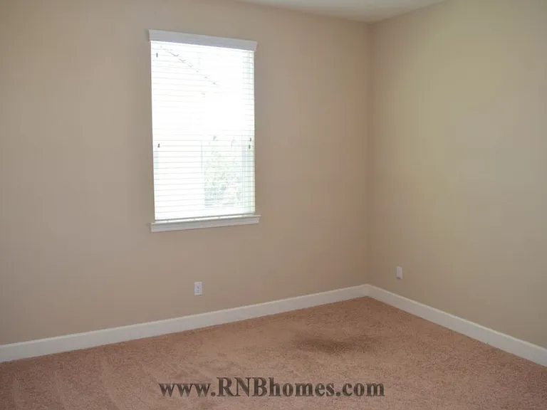 900 Lyon Pl — Photo 15