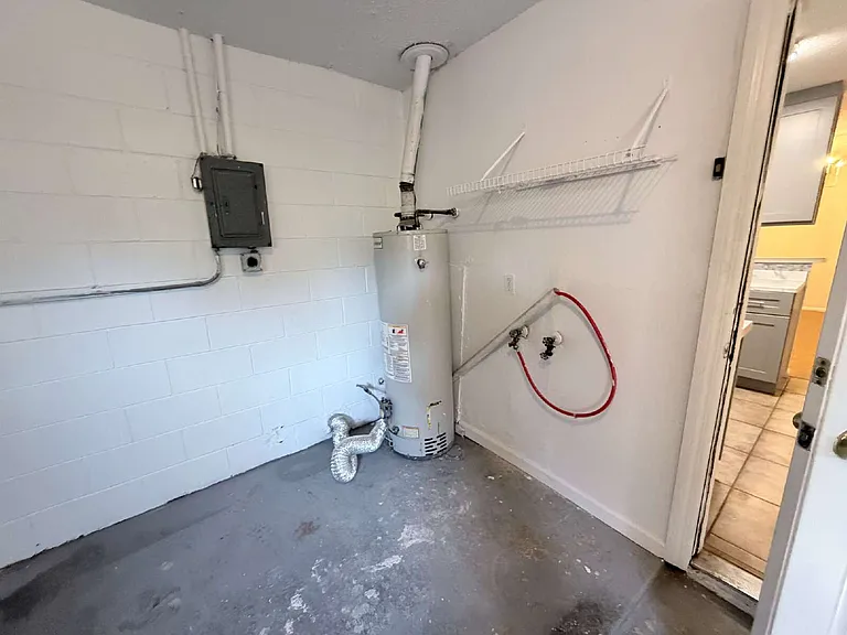 1211 Robert King High Dr — Photo 15