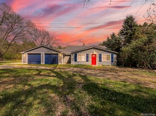 6200 Pine Knob Rd, Clarkston, MI 48348