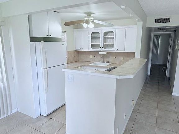 2nd image of 85 Tilford #85