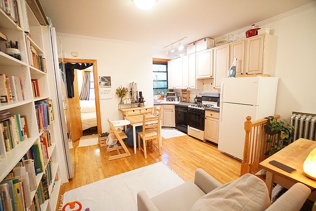 1st image of 444 15th St APT 1L