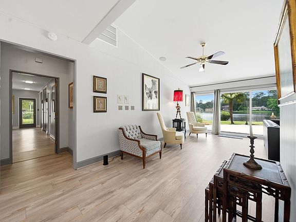5th image of 6211 Lakeshore Dr