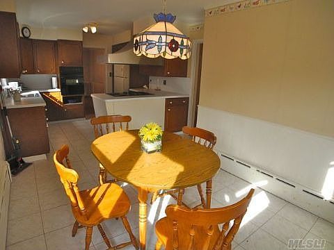 2nd image of 5 Baylis Rd