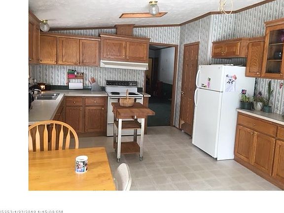 3rd image of 385 Village Rd