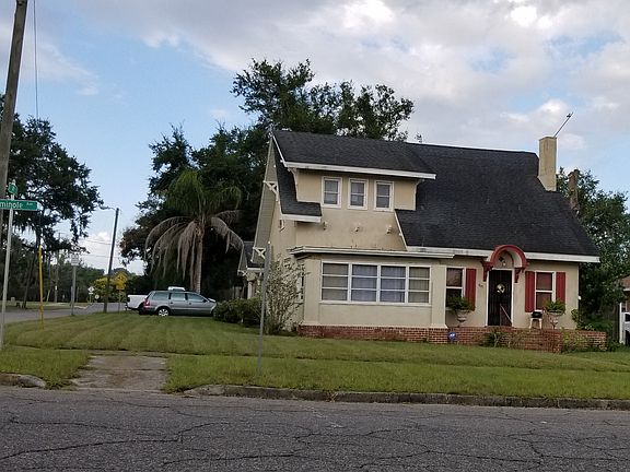 3rd image of 405 E Seminole Ave