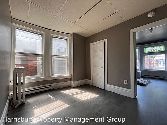 4th image of 243 Maclay St #2F