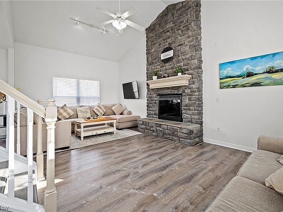 2nd image of 4389 Lochs Ln