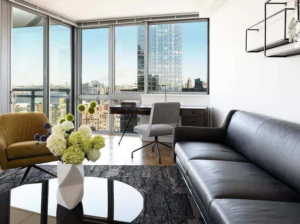 505 West 37th Street image 11 of 13