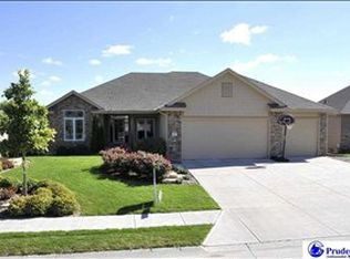 607 S 199th St, Elkhorn, NE 68022