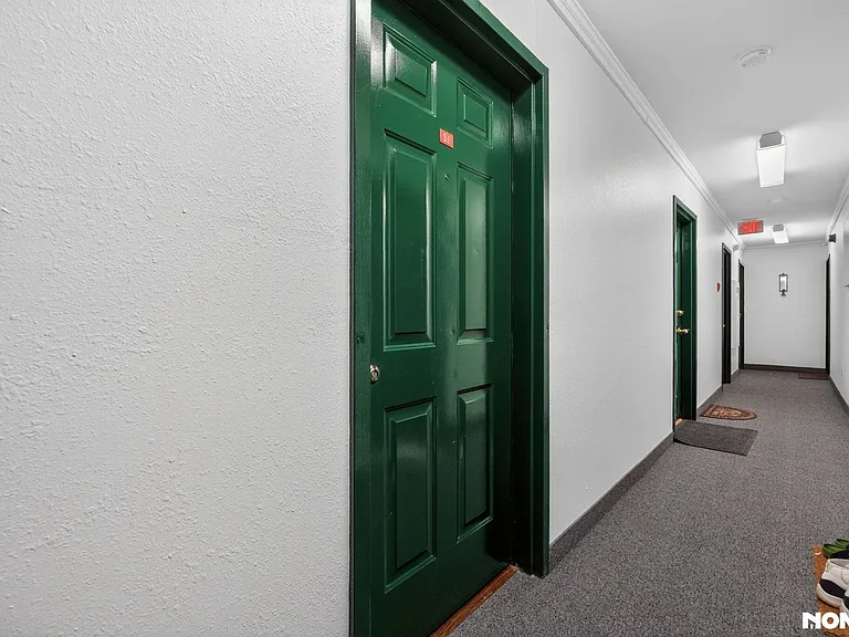 9 Vreeland Ave #3E — Photo 19