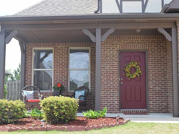 2nd image of 1387 Mountain Ln