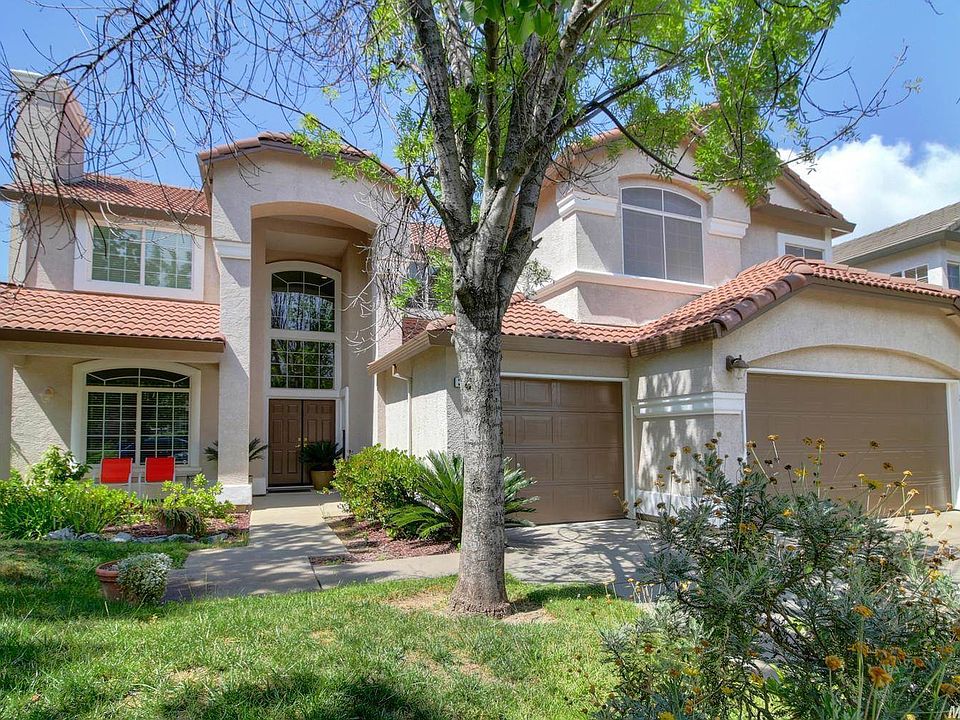 1st image of 325 Brennen Cir