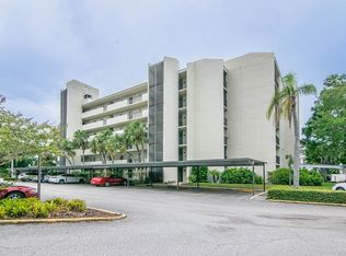 225 Country Club Dr APT F1402, Largo, FL 33771