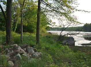 16 Canal St, Highland Lakes, NJ 07422