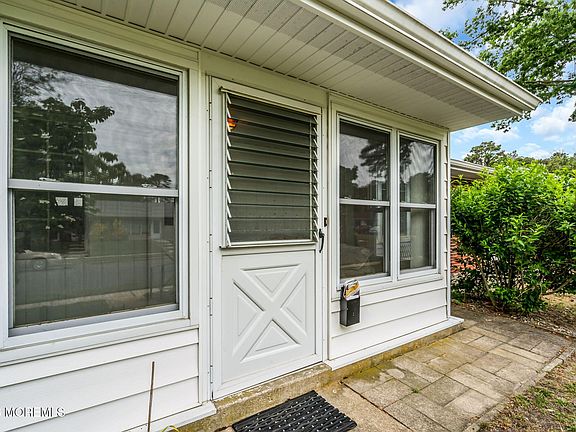 3rd image of 679B New Castle Court