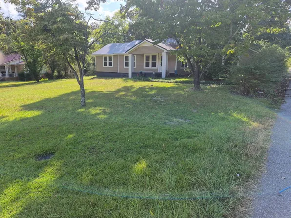 5422 Saks Rd, Anniston, AL 36206