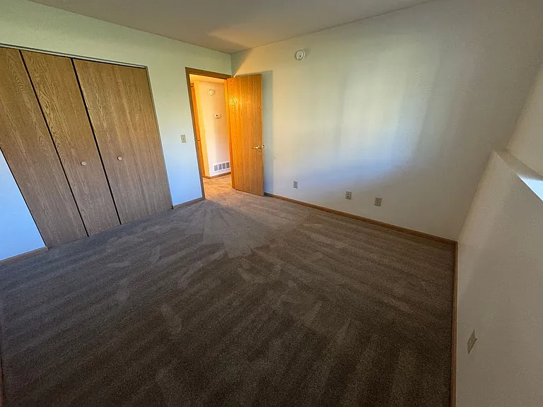 Lakeview Apartments — Photo 21