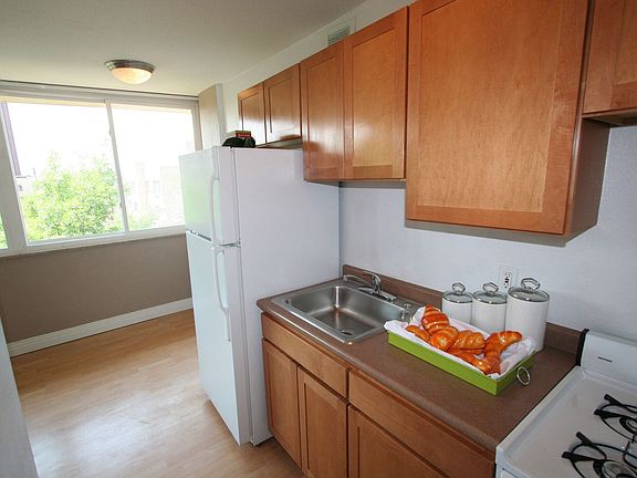 4th image of 1196 N Grant St APT 312