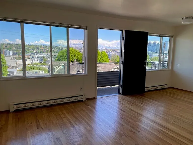 Dolores Manor Apartments — Photo 43