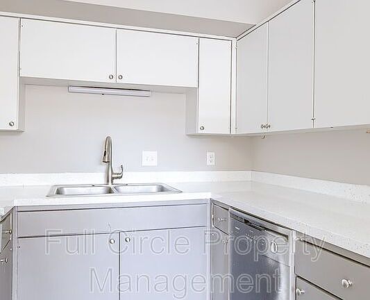 4th image of 349 S 26th St #4