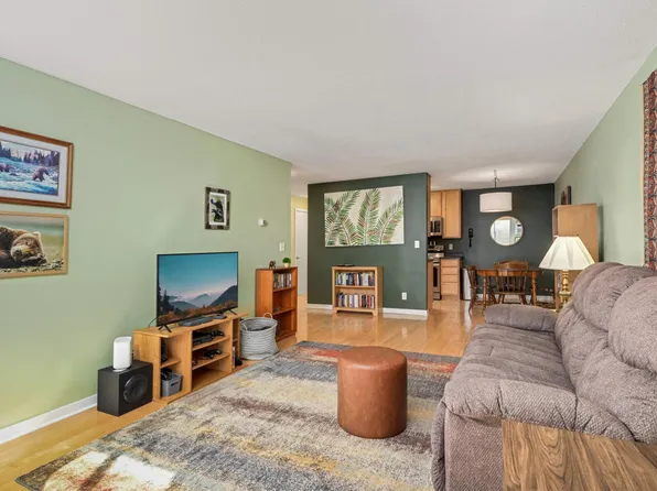 1770 Bryant Ave S APT 303, Minneapolis, MN 55403