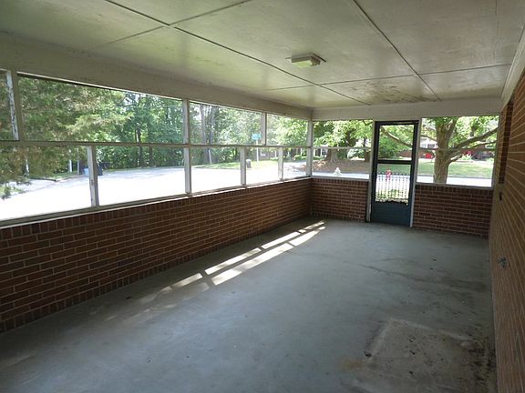 5th image of 1736 Haskins St