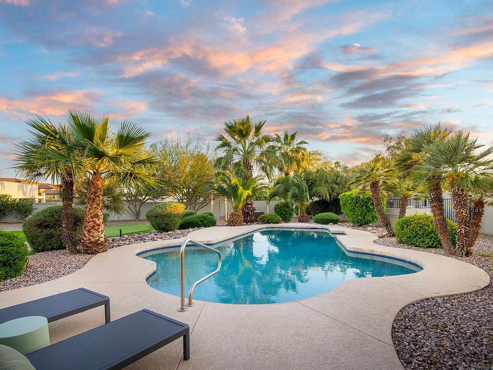 .62 Acre property at the end of the cul de sac. Alley access through gate to many shops and restaurants on Scottsdale Ave