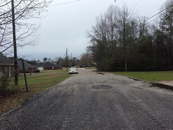 5th image of 840 Melanie Ln
