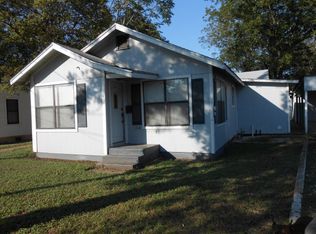 1318 Jefferson St, Kerrville, TX 78028
