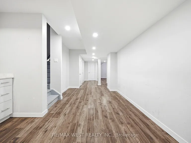 26 Hines St — Photo 43