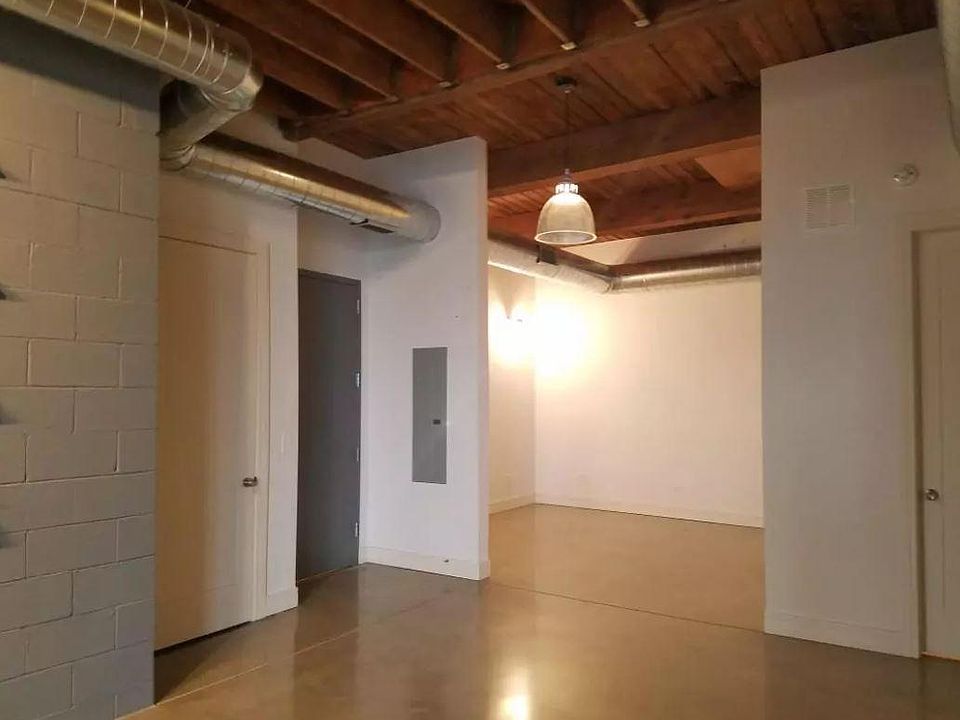 1st image of 2614 W North Ave #6
