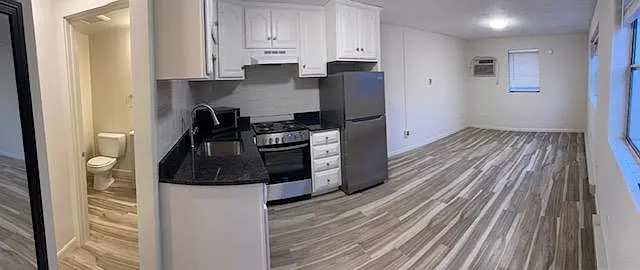 Studio, 300 sqft, $1,650 — Photo 4