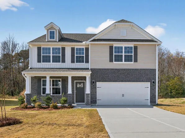 1095 Shoreline Drive, Vass, NC 28394