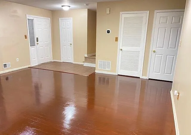 3 bed, 2.5 bath, 1590 sqft, $3,300 — Photo 2