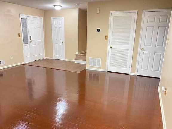 2nd image of 1077 Roseberry Ct