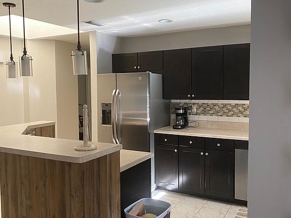 3rd image of 21 Bethesda Park Cir