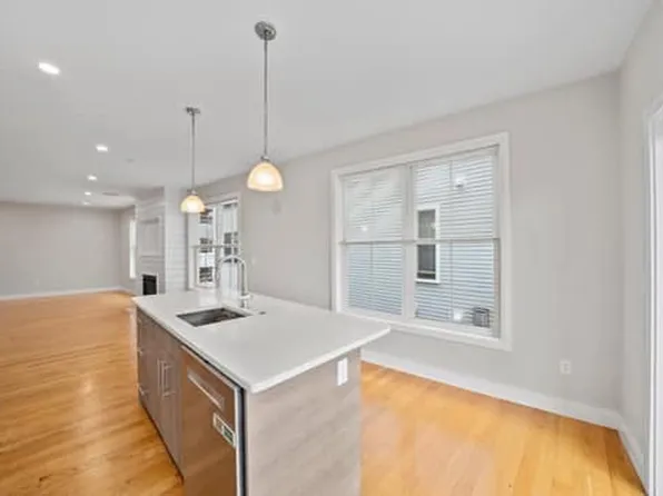 12 Baker Ct #3A, Dorchester, MA 02125
